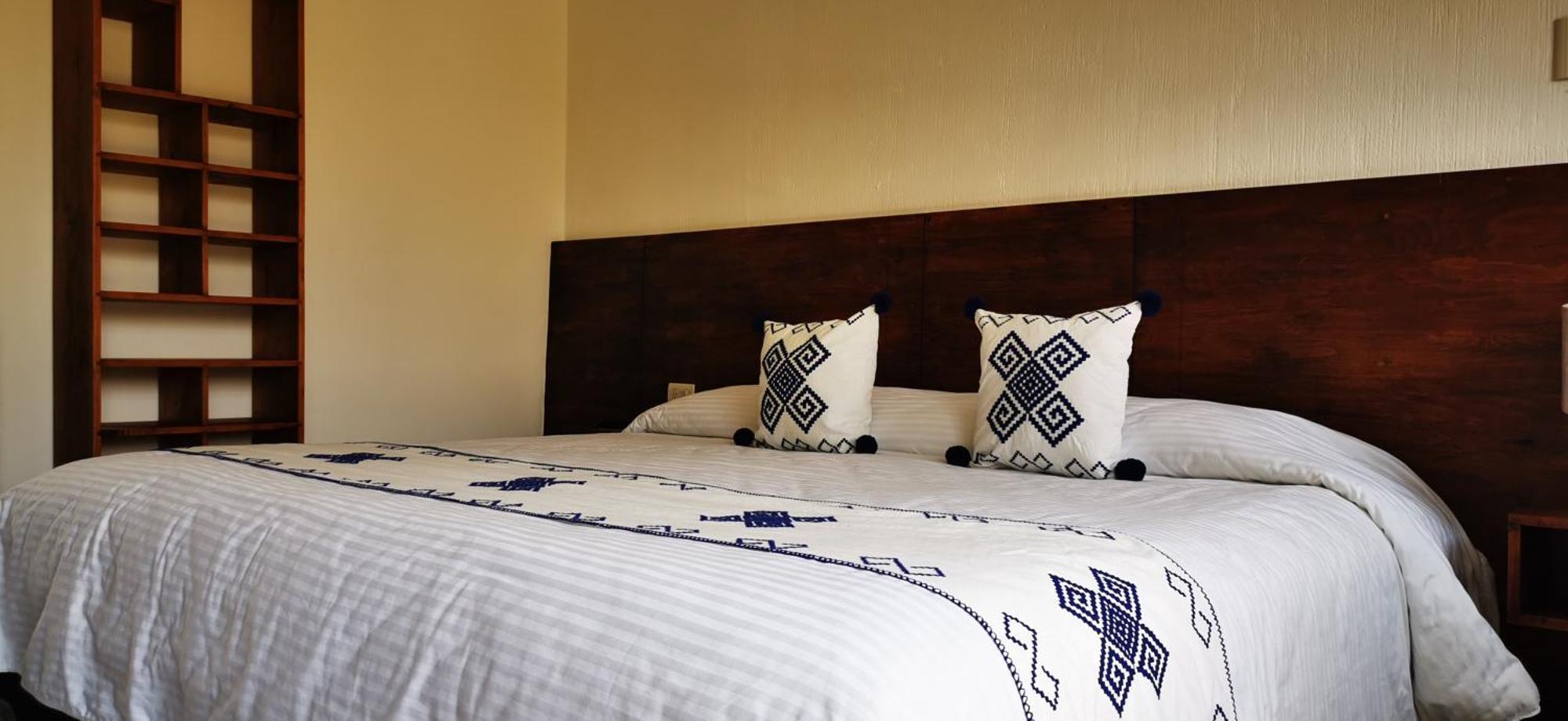 Hotel Ocho Barrios Сан-Кристобаль-де-Ла-Касас Экстерьер фото