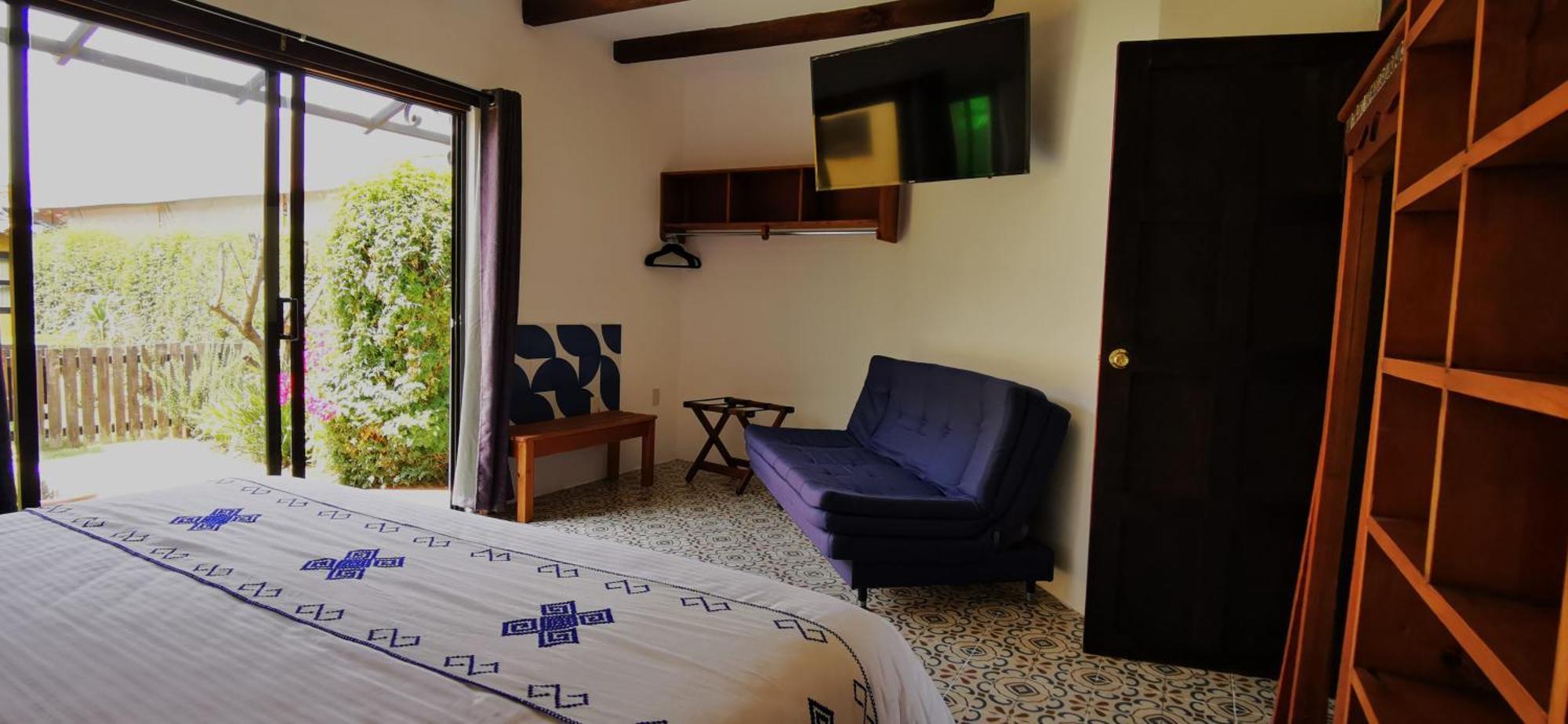 Hotel Ocho Barrios Сан-Кристобаль-де-Ла-Касас Экстерьер фото