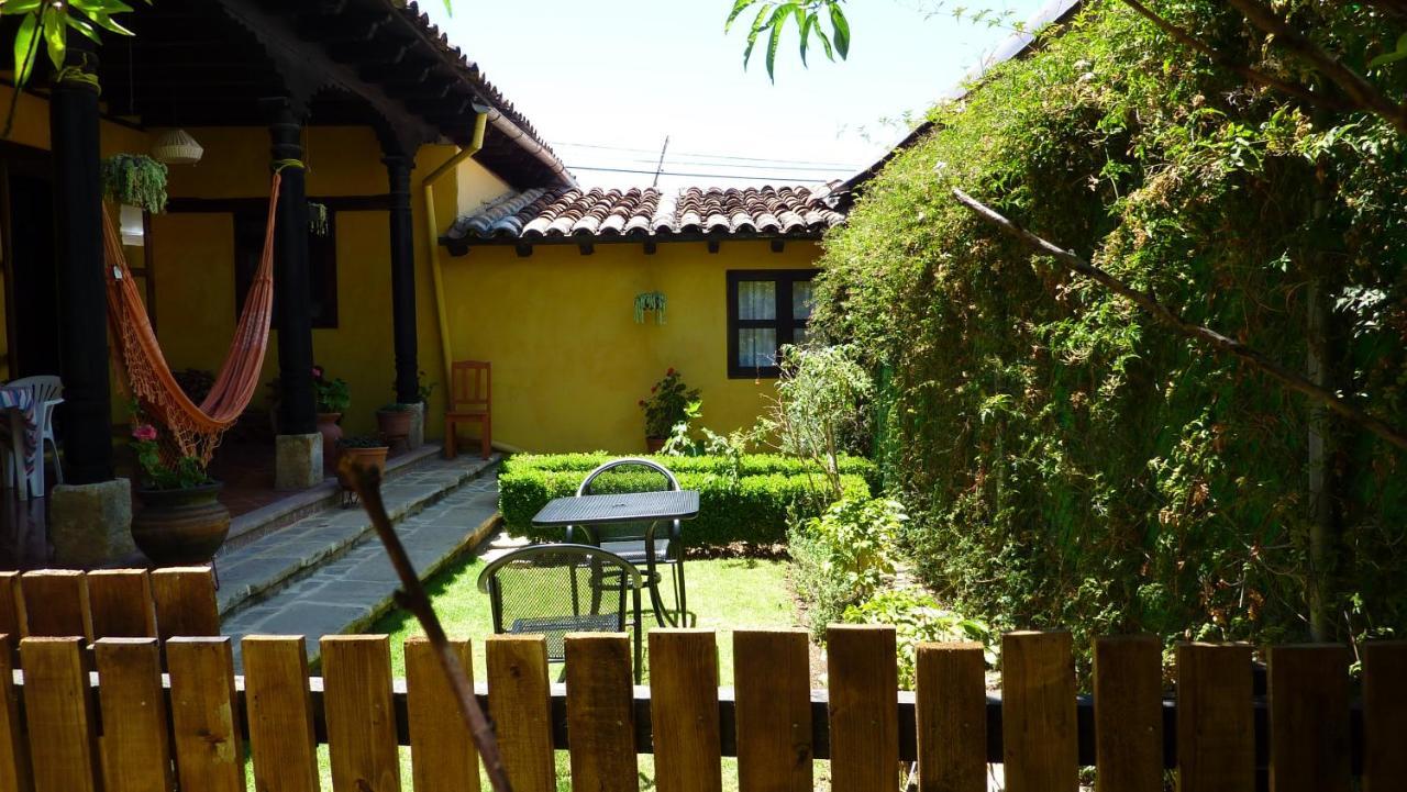 Hotel Ocho Barrios Сан-Кристобаль-де-Ла-Касас Экстерьер фото