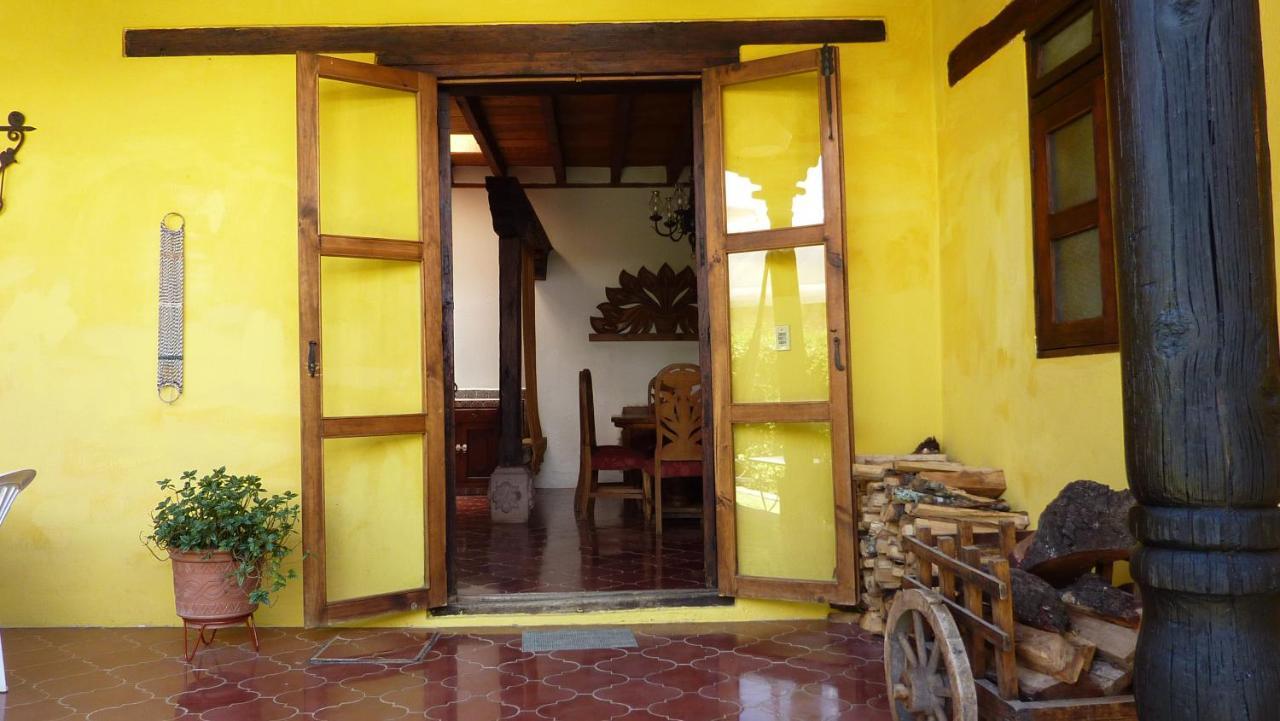 Hotel Ocho Barrios Сан-Кристобаль-де-Ла-Касас Экстерьер фото