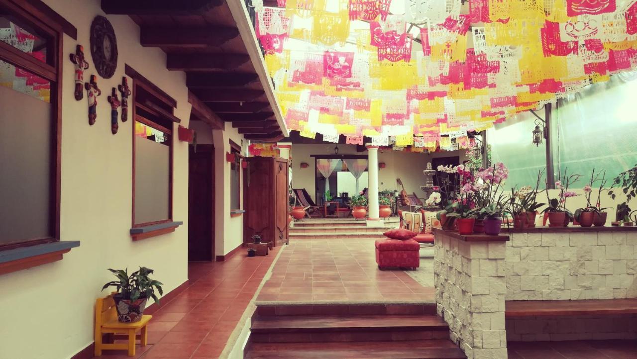Hotel Ocho Barrios Сан-Кристобаль-де-Ла-Касас Экстерьер фото